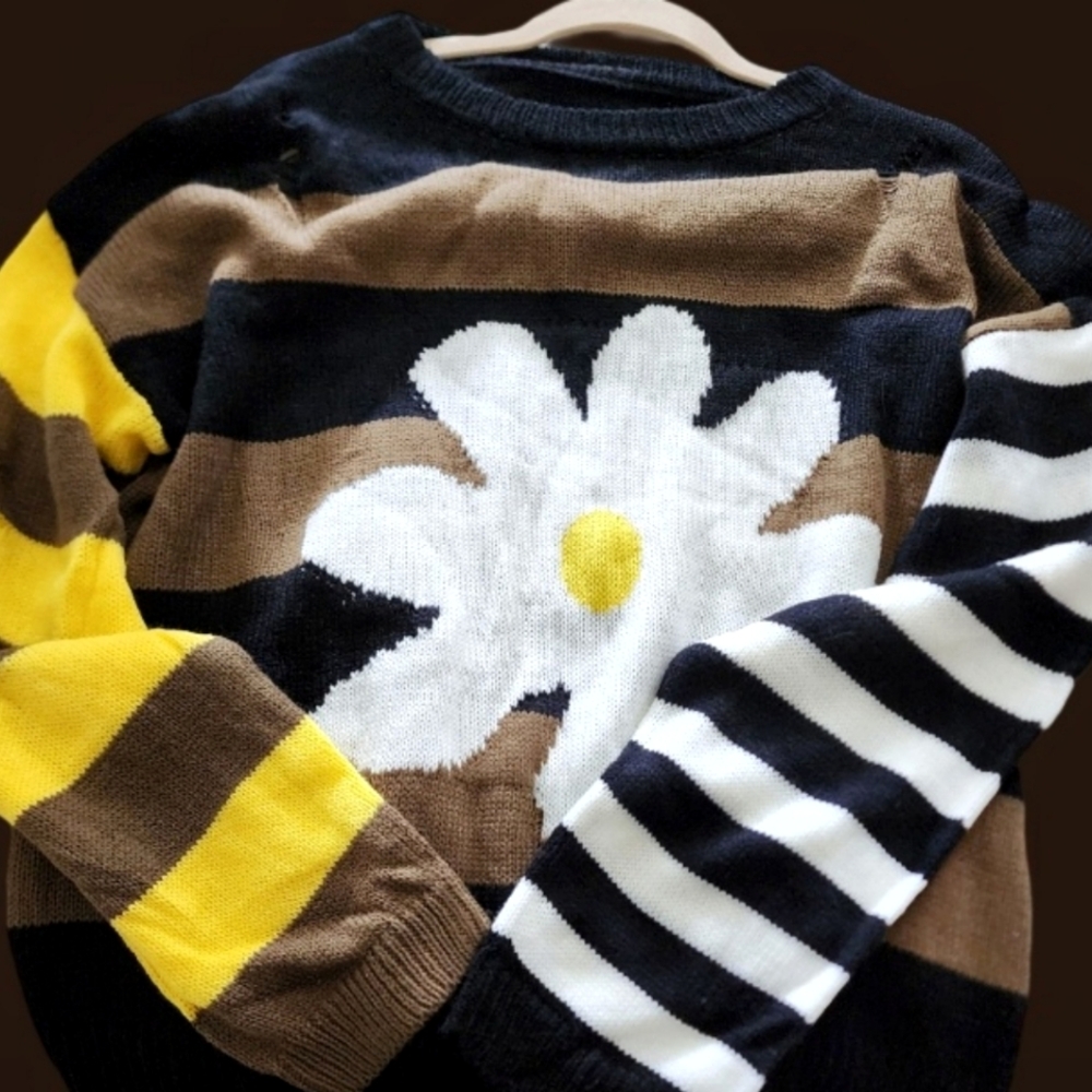 Daisy Striped Distressed Lightweight Crewneck Long-Sleeve XLarge